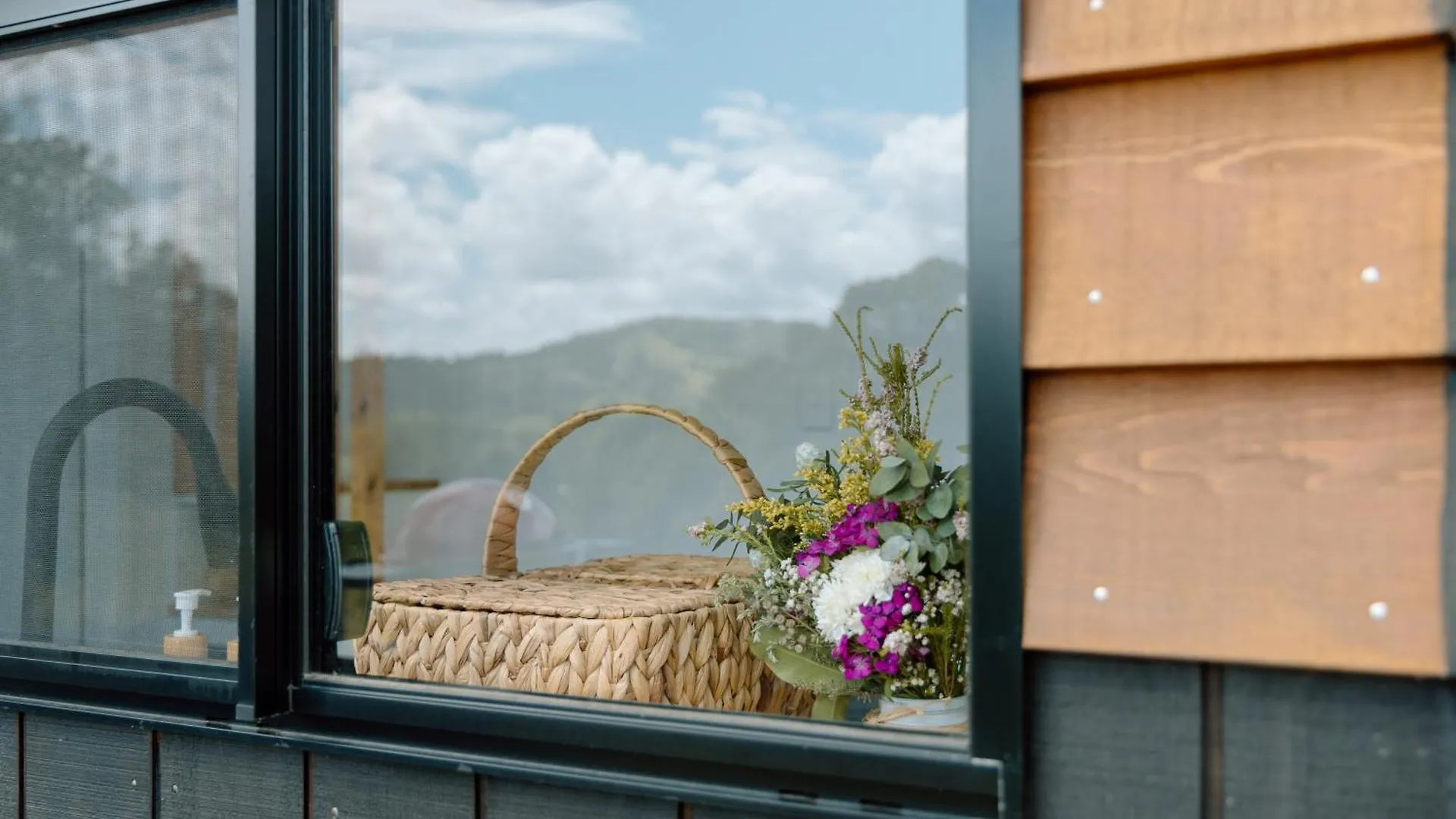 Brand New Tranquil Tiny Home On 60 Acres Near Kennilworth Feed Friendly Cows, Spectacular Views Obi Obi 度假居