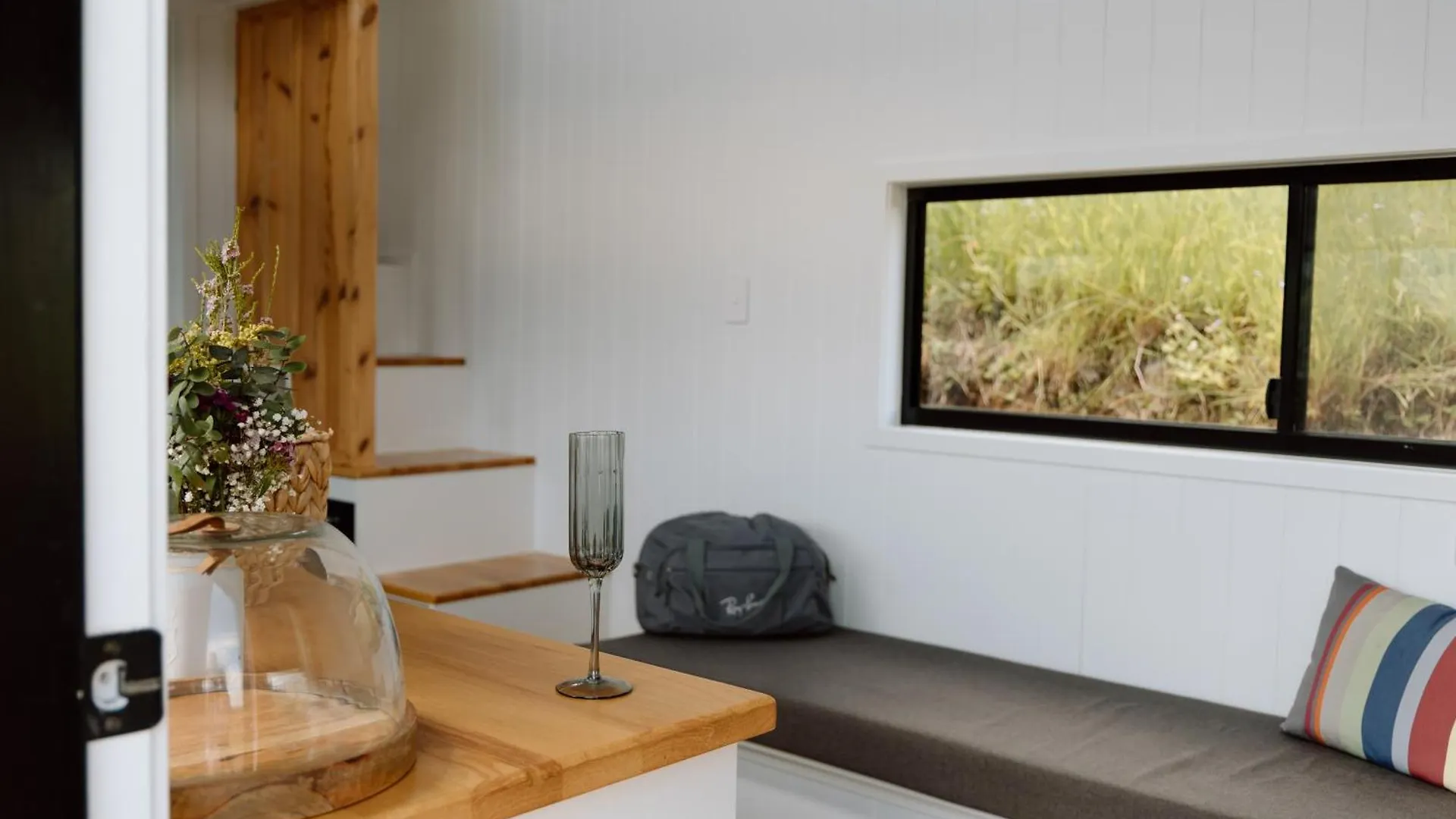 Brand New Tranquil Tiny Home On 60 Acres Near Kennilworth Feed Friendly Cows, Spectacular Views Obi Obi 度假居