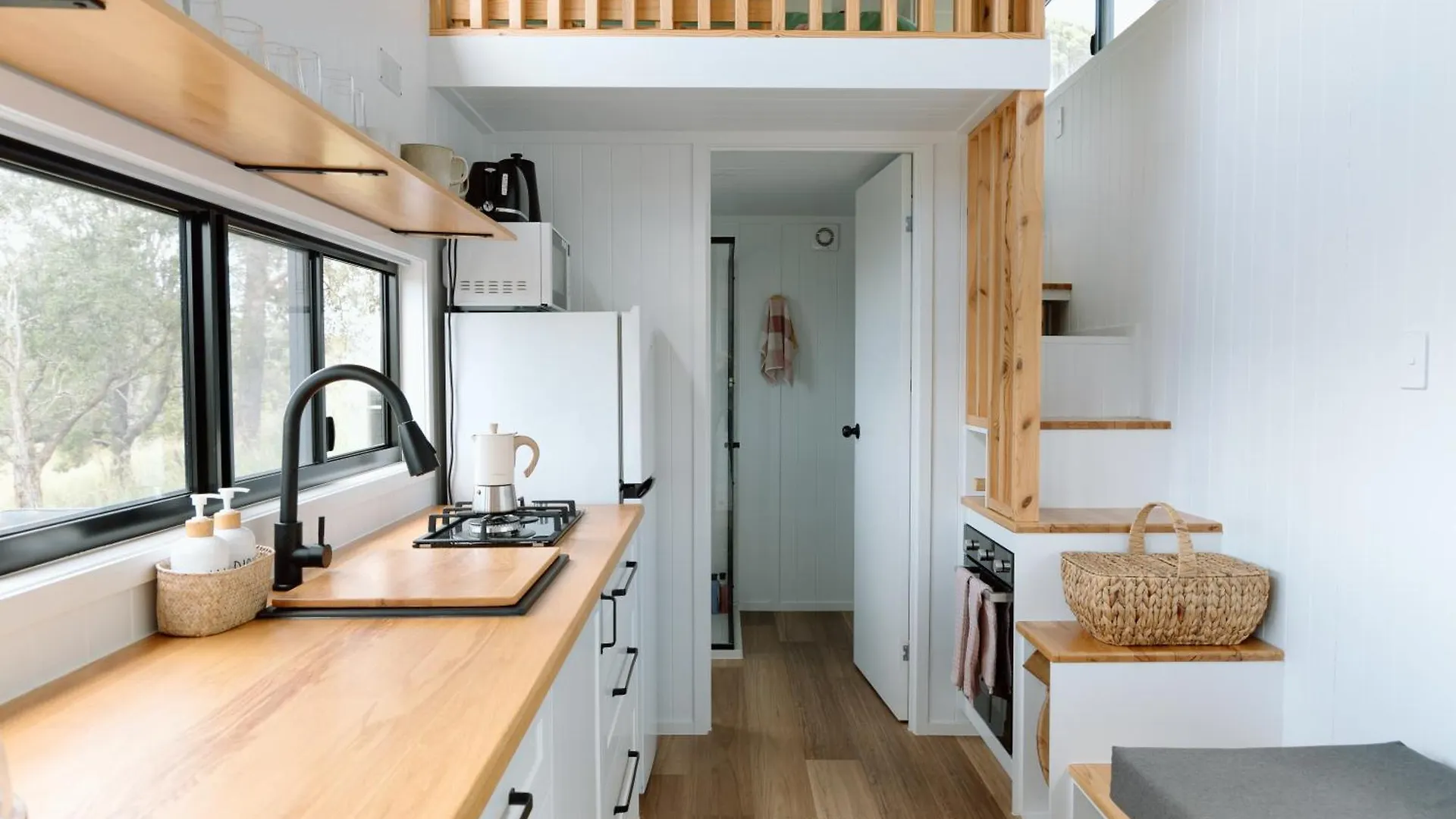 Brand New Tranquil Tiny Home On 60 Acres Near Kennilworth Feed Friendly Cows, Spectacular Views Obi Obi Сasa de vacaciones